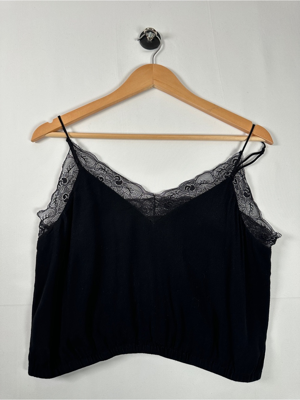 Aritizia Wilfred Free Agyness Camisole Black Lace Crop Top Size L